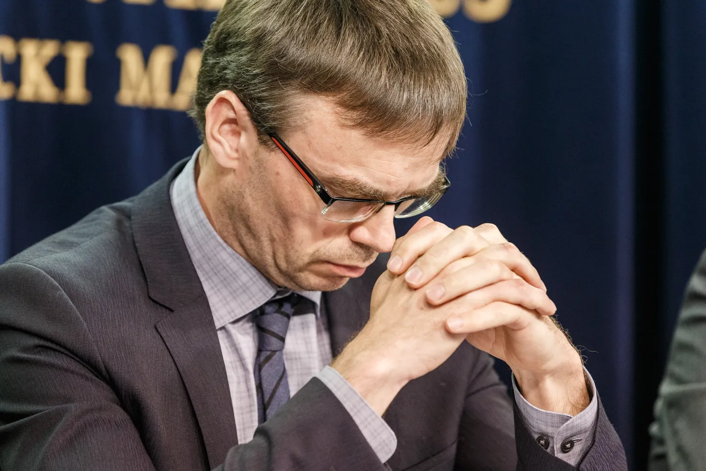 Sven Mikser valitsuse pressikonverentsil Tallinnas.