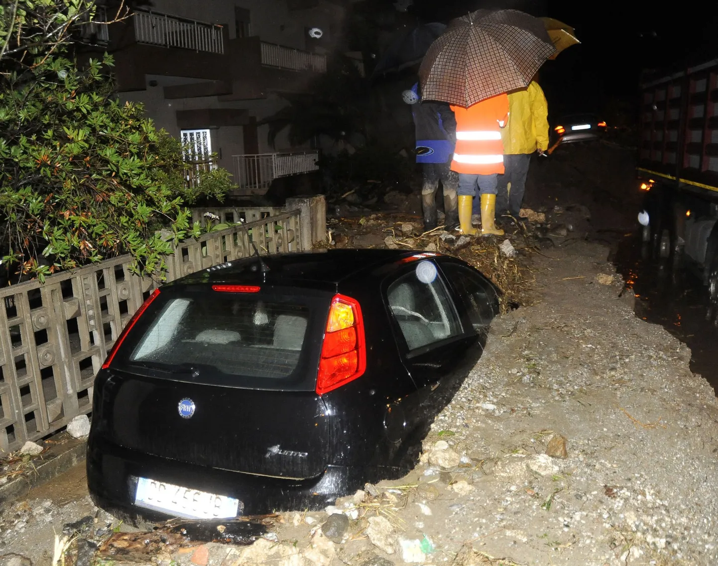Sitsiilias sai mudavooludes surma mitu inimest.
