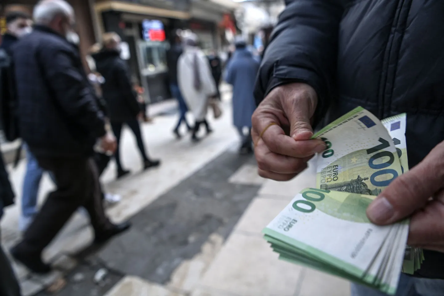 Euro ja dollari pariteet on silmapiiril.