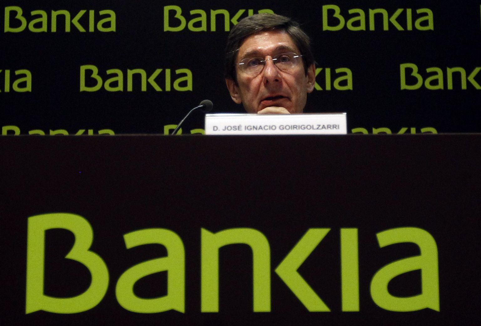 Hispaania suurpanga Bankia nõukogu esimees Jose Ignacio Goirigolzarri 26. mail toimunud pressikonverentsil, selgitamas, miks pank doovib riigilt 19 miljardi euro suurust abi.