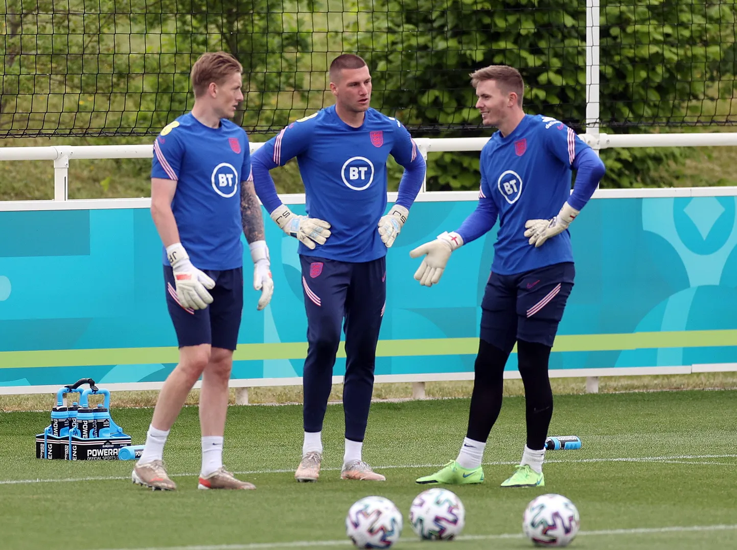 Inglismaa koondise väravavahid: Jordan Pickford, Sam Johnstone ja Dean Henderson (paremal).
