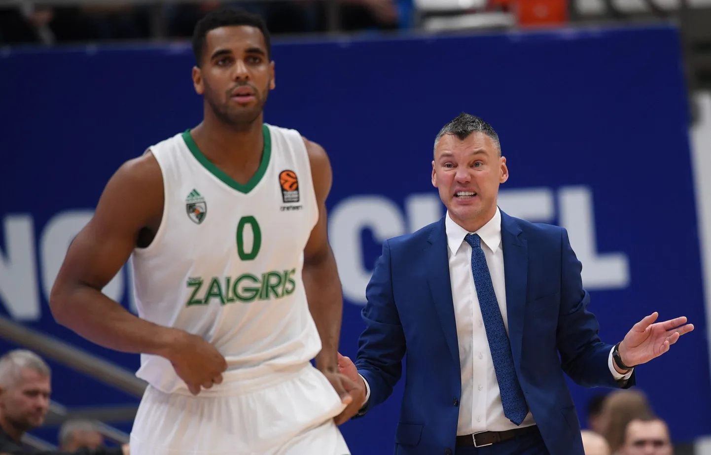 Brandon Davies ja Kaunase Zalgirise peatreener Sarunas Jasikevicius.