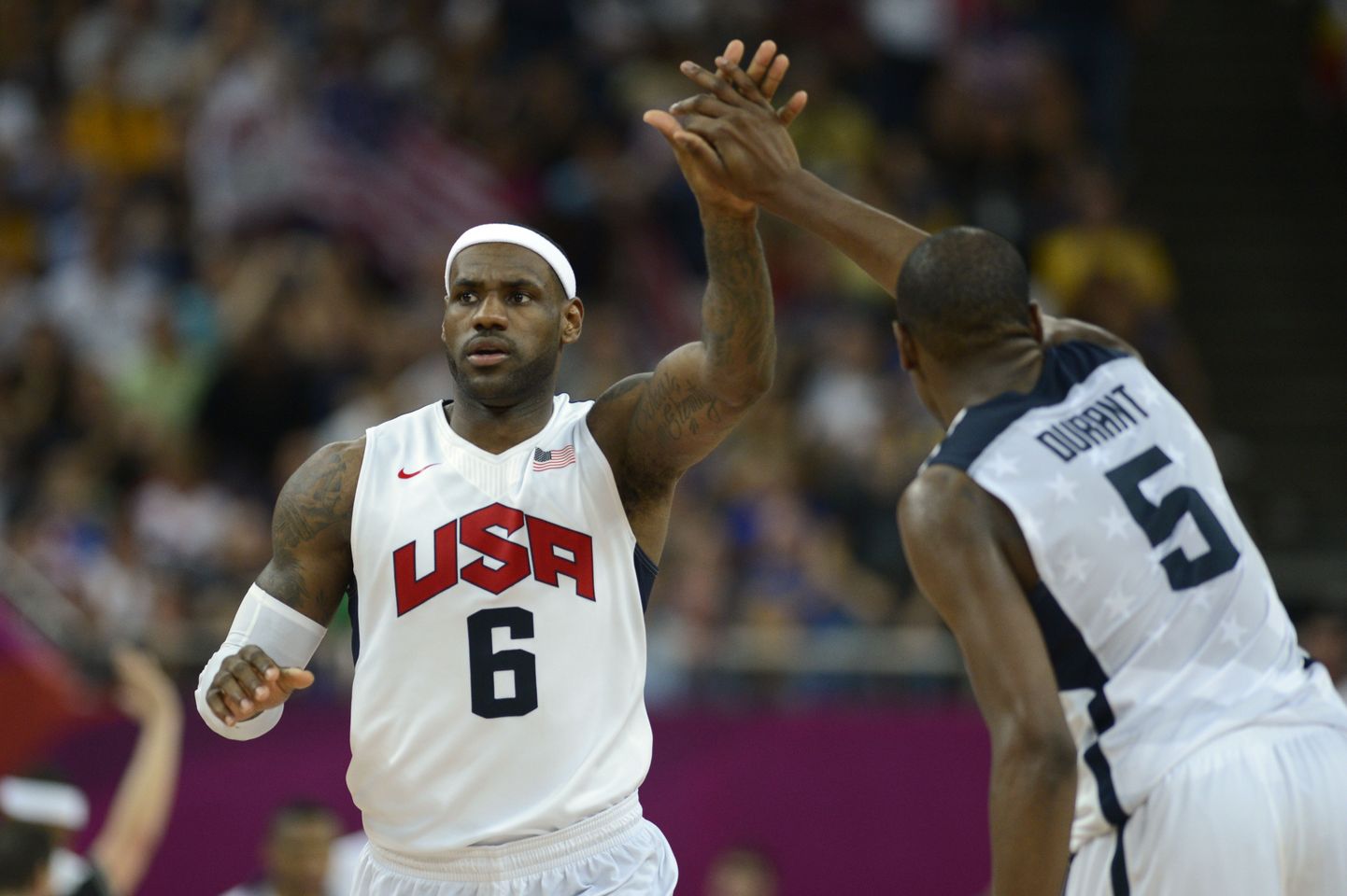 LeBron James ja Kevin Durant tõmbavad taas USA koondise mänguvormi selga.