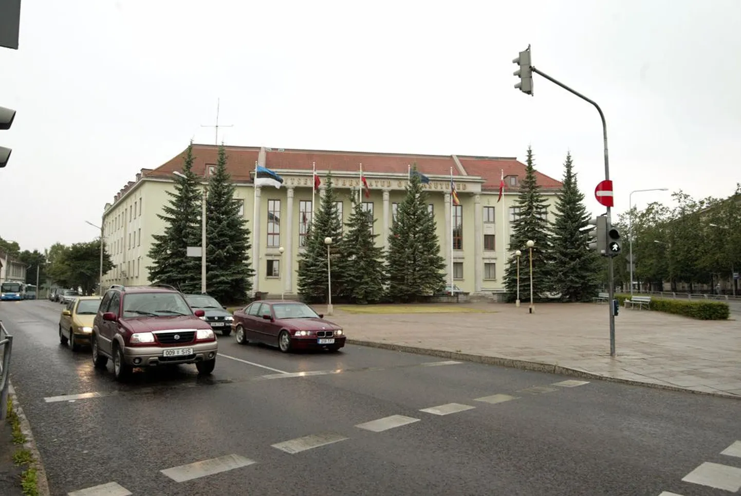Balti kaitsekolledži hoone Tartus Riiamäel.