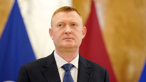 Melnis gribētu runāt, lai Aizsardzības ministrijas valsts sekretārs Puriņš tomēr nepamet amatu