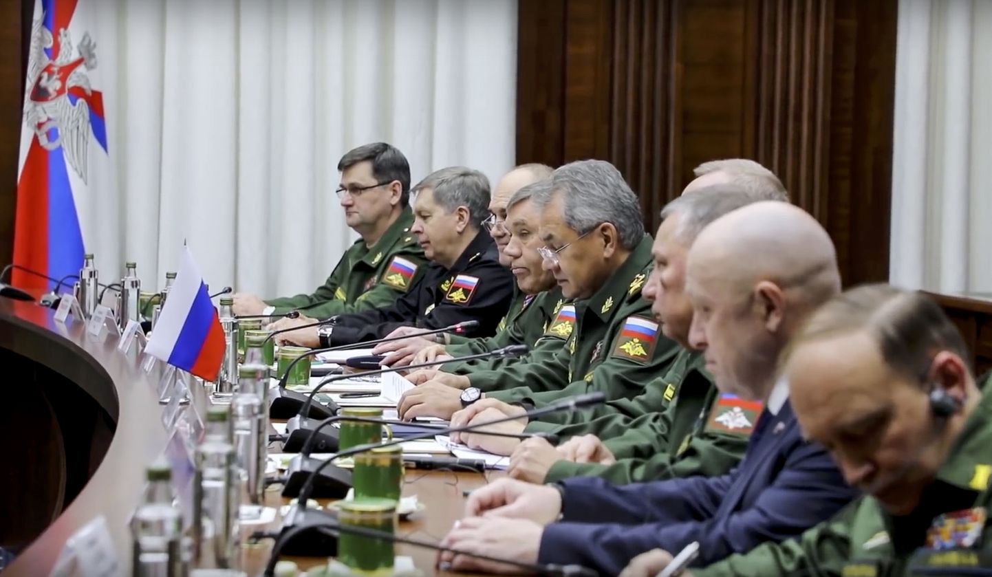 Pilt isehakanud Liibüa rahvusarmee kohtumisest Vene sõjaväe juhtkonnaga Moskvas 2018. aasta 7. novembril.