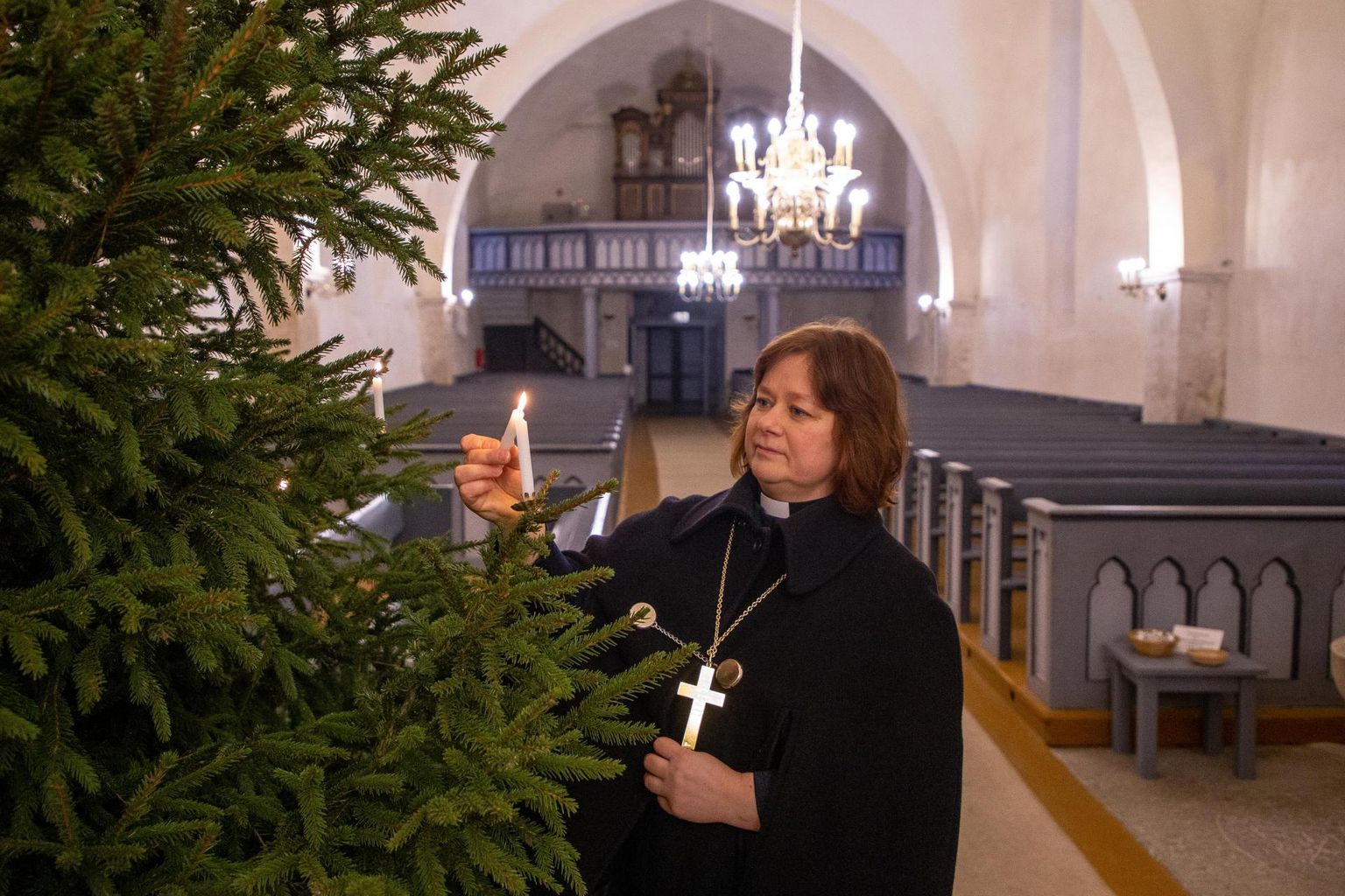 Järva-Jaani koguduse õpetaja Katrin­-Helena Melder ütles, et detsembri elekriarve oli šokk. Jõuluaja annetused lähevadki nüüd elektriarve tasumiseks.