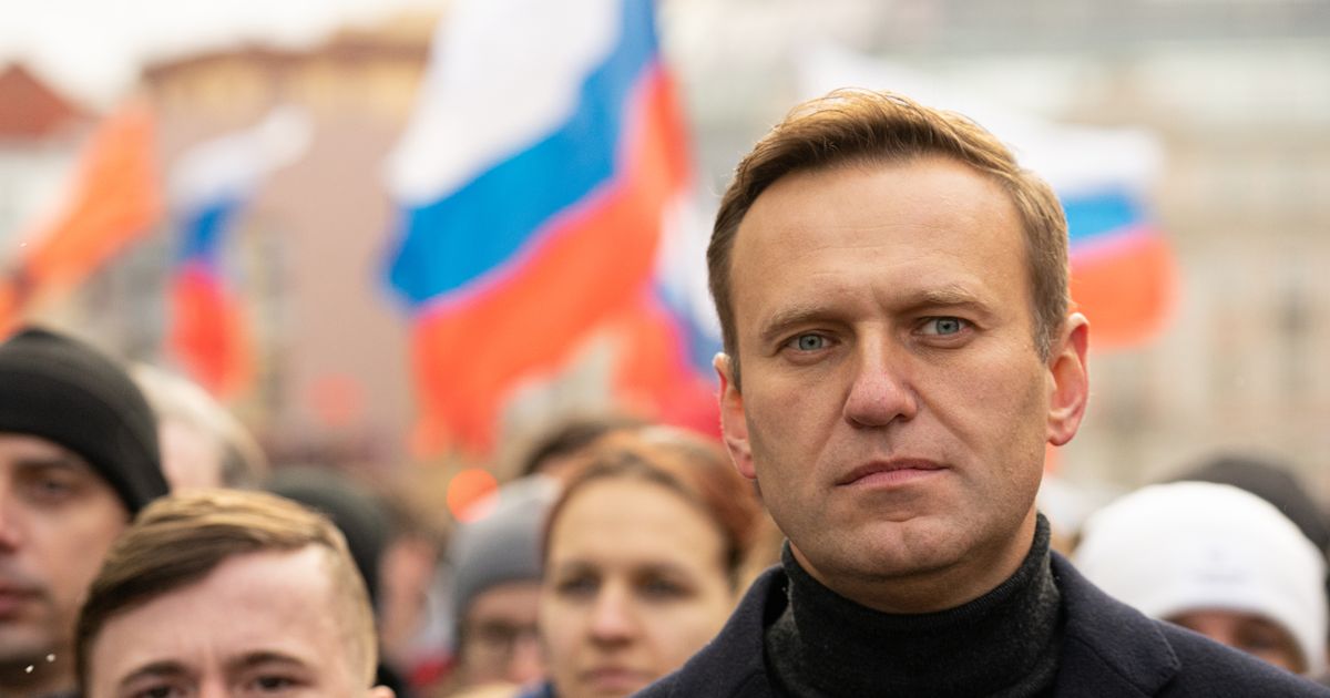 Photo of Lekár, ktorý liečil Navalnu v Omsku, zomrel – v zahraničí – Správy