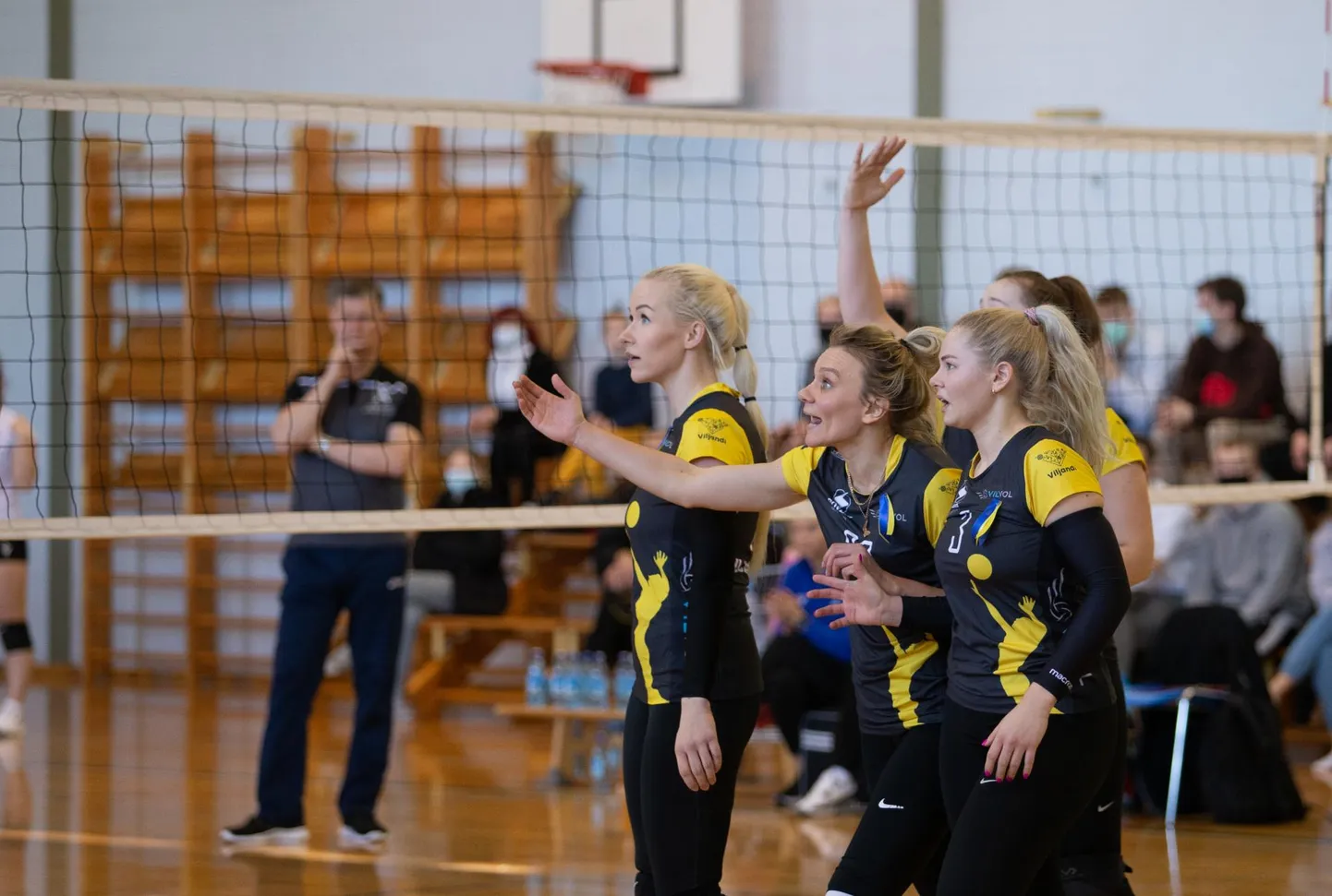 Viljandi Metalli naiskond pidi Eesti meistrivõistluste poolfinaalseeria esimeses kohtumises Tallinna Ülikool / Kikase 3:1 paremust tunnistama.
