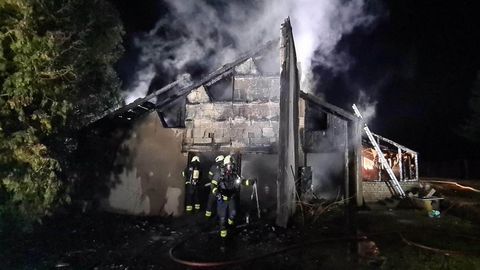 В результате пожара пожилой житель поселка в Пярнумаа лишился дома