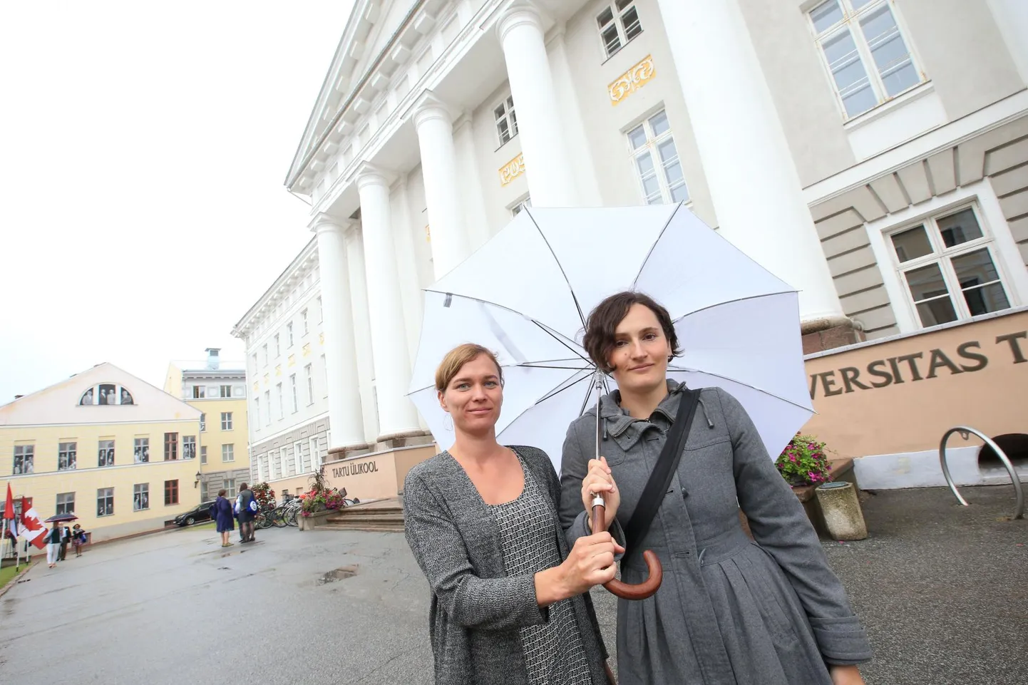6000 euro suuruse L’Oréali stipendiumi võitnud Tartu Ülikooli teadur Tuul Sepp ning doktorant Kaarin Parts on pühendunud keskkonna ja looduse uurimisele.