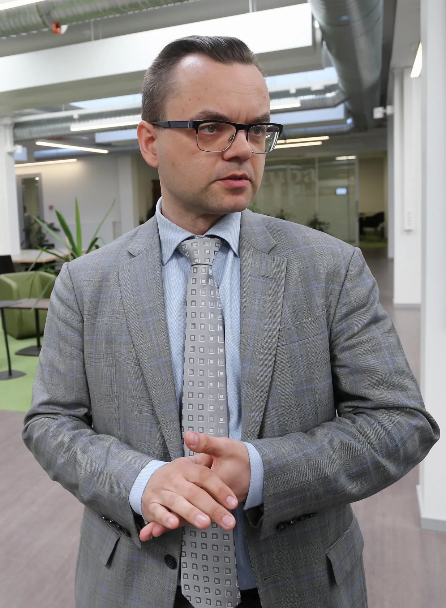 Varem on Martin Hallikut seostatud seksuaalse ahistamise kahtlusega.