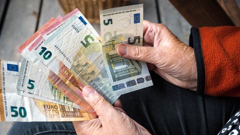 Lietuvā no otrā līmeņa pensiju sistēmas izstājušies 525 000 cilvēku