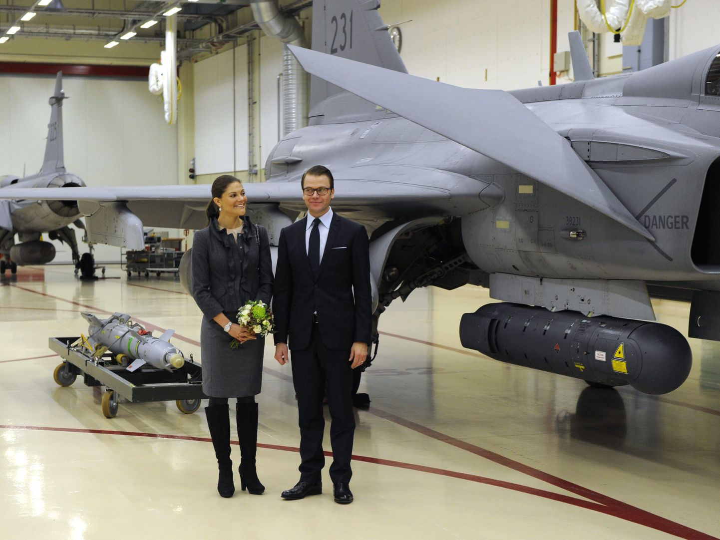 Kroonprintsess Victoria ja prints Daniel Põhja-Rootsis Norrbottenis, kus tutvusid hävituslennukiga JAS 39 Gripen.