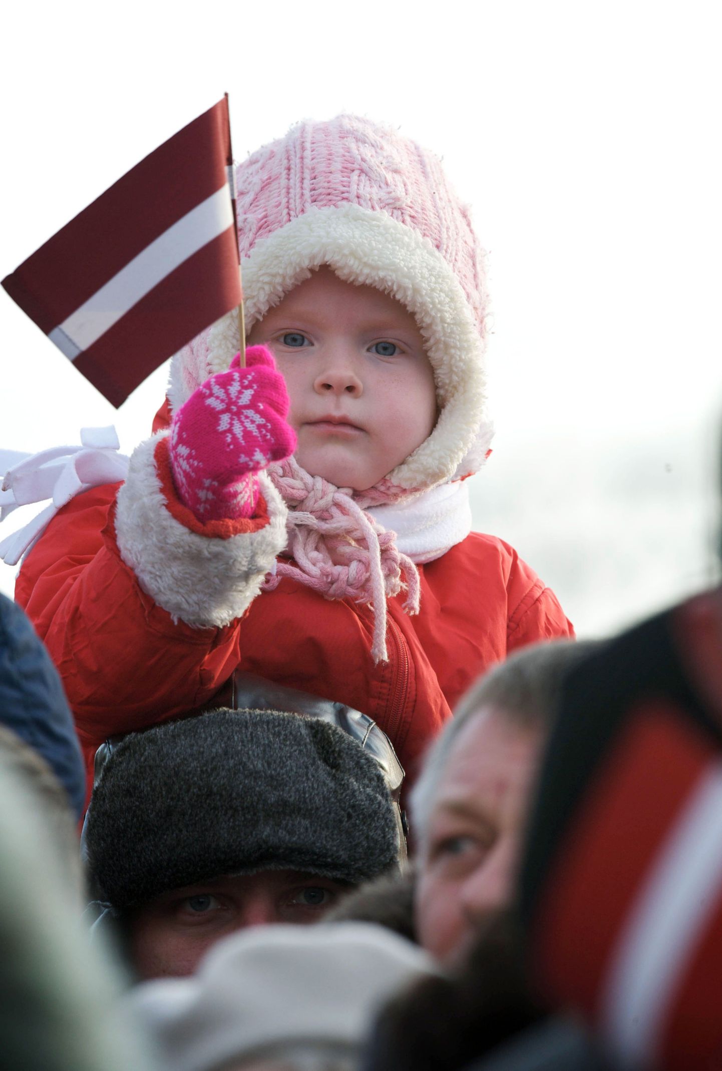 Läti laps möödunud kuul toimunud riigi 90. juubelil.