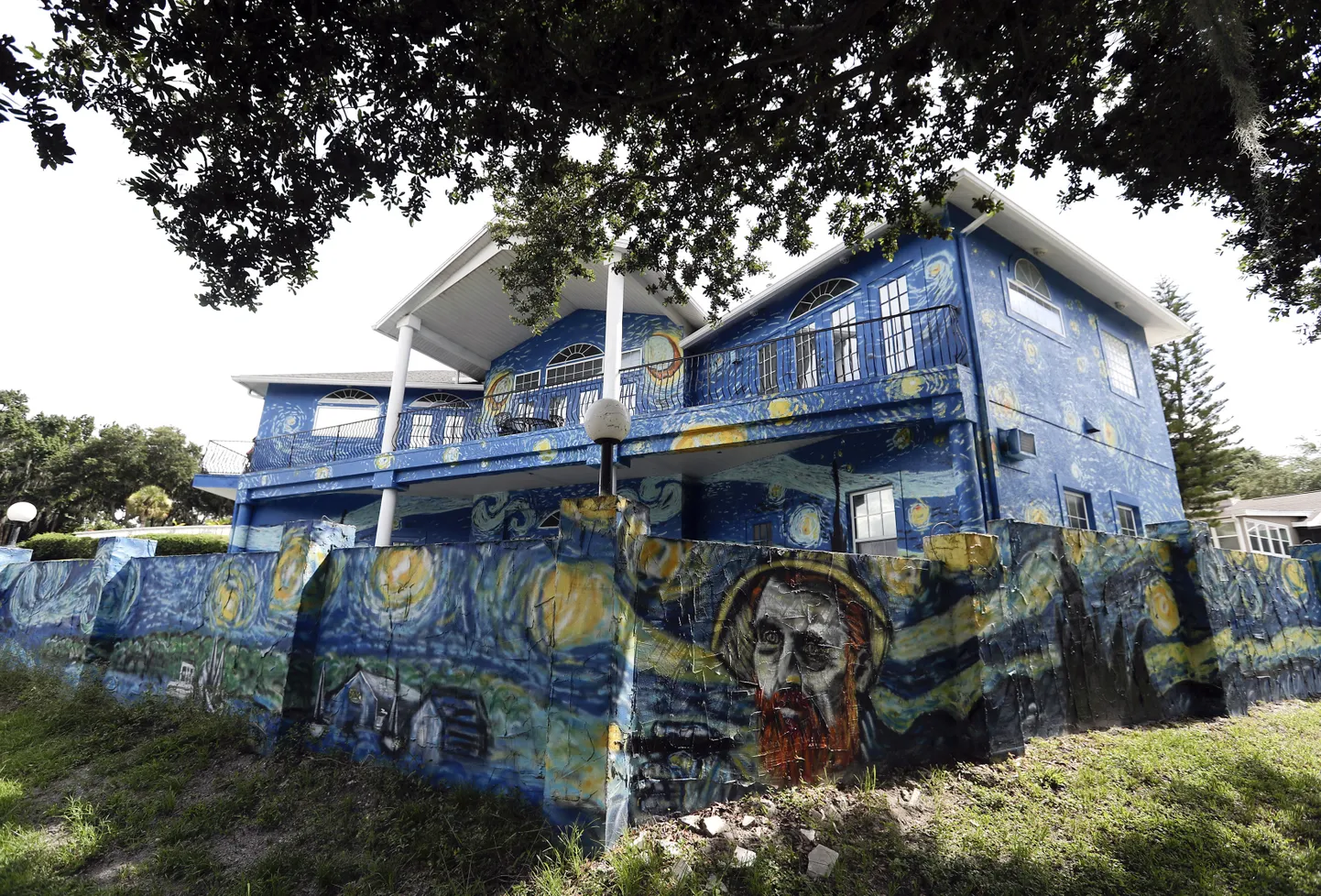Van Gogh' teosest inspireeritud seinamaaling lubatakse alles jätta.