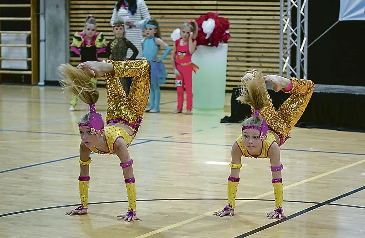 Studio Happy Dancersi tantsijad näitamas oma oskusi Tallinn Open Cupil.