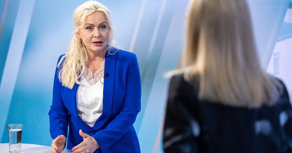 Isamaa kutsuti sotside poolt koos Reformierakonna ja Parempoolsetega Tallinna linnavõimuküsimust esmaspäeva hommikul arutama, kuid Isamaa otsustas kutsest keeld