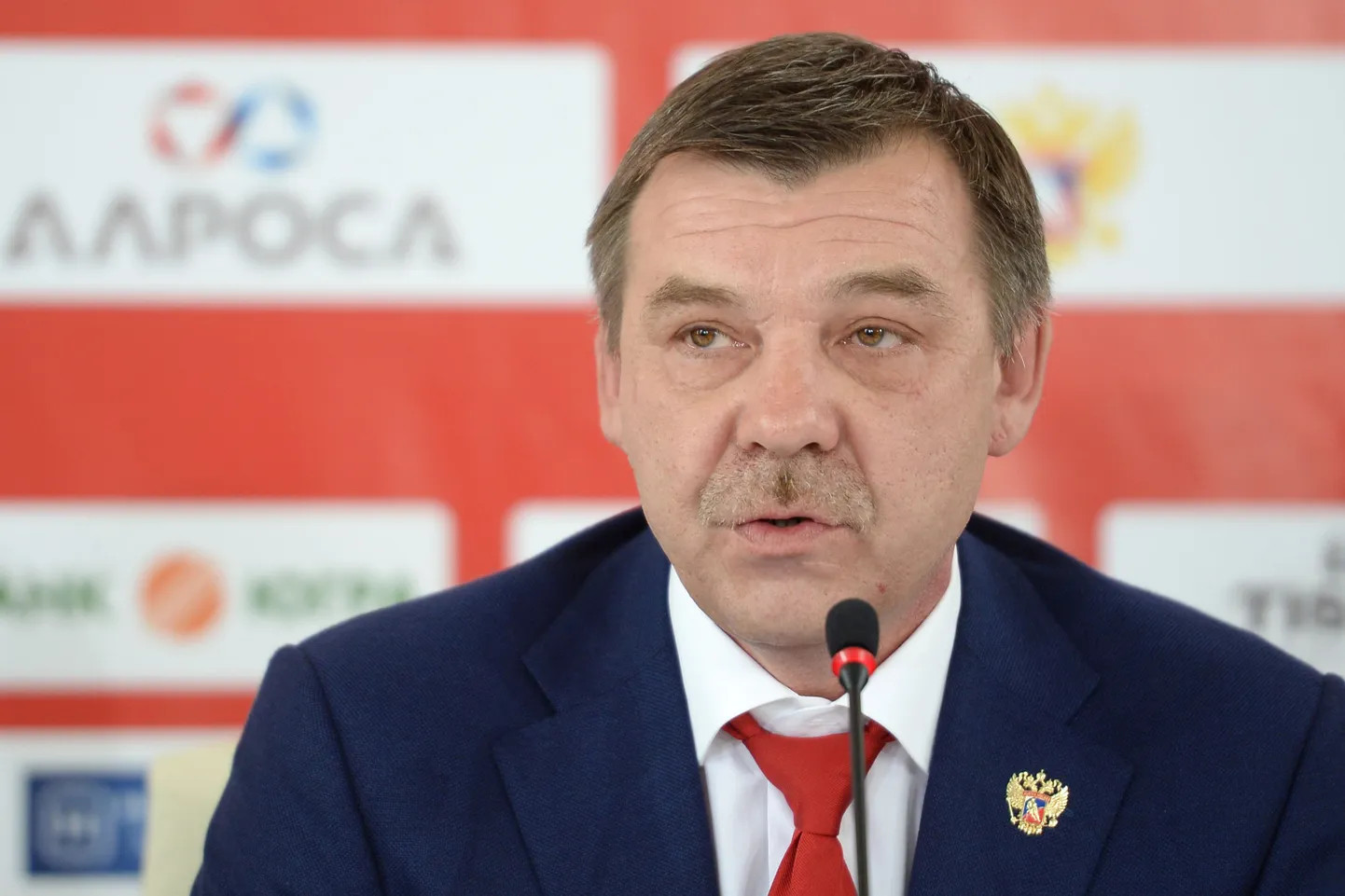Главный тренер сборной России Олег Знарок на презентации состава команды на ЧМ-2016.