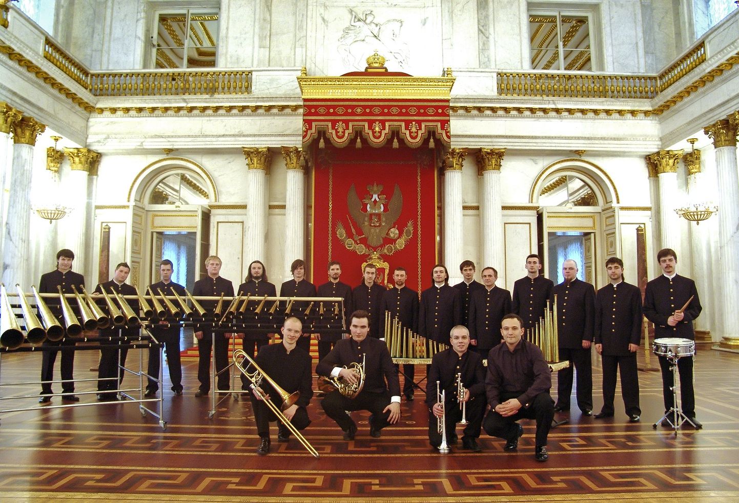 Корни Российского рогового оркестра уходят в 18-й век.