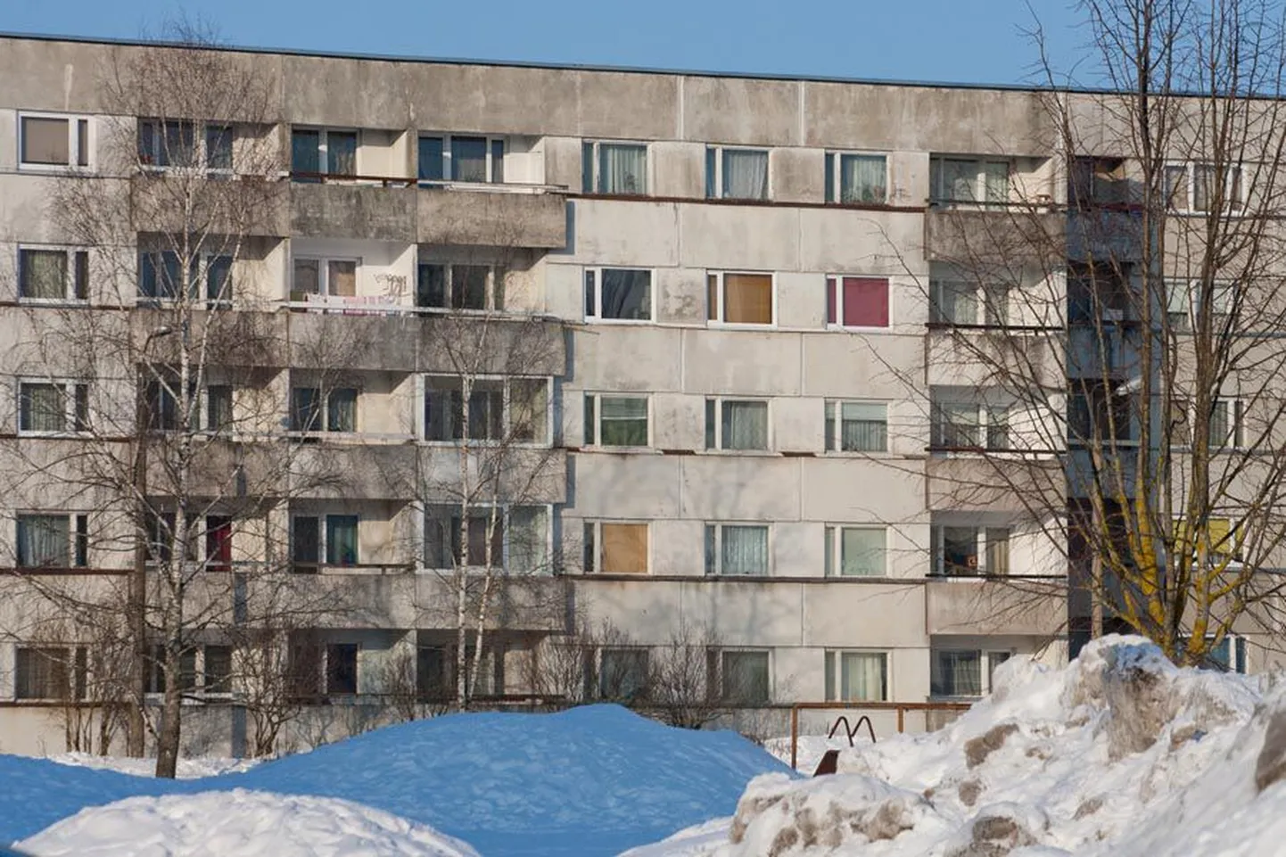 Selle maja neljanda korruse korteris on päästjatel tulnud käia kolmel korral, sest korteri peremees on tekitanud tuleohtlikke olukordi.