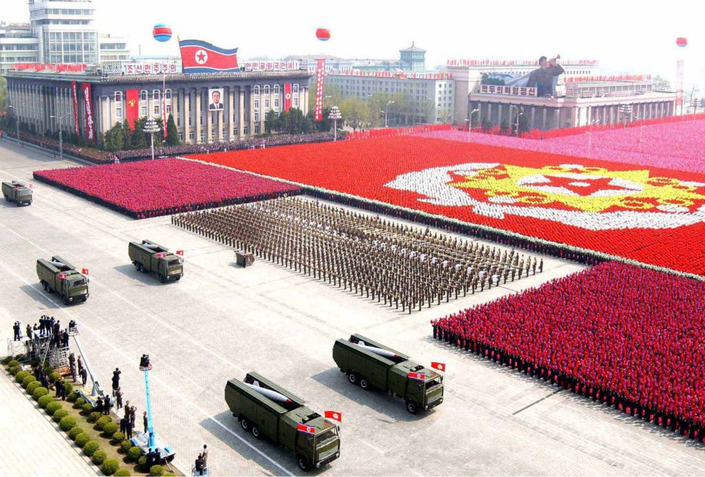Sõjaväeparaad Põhja-Koreas..