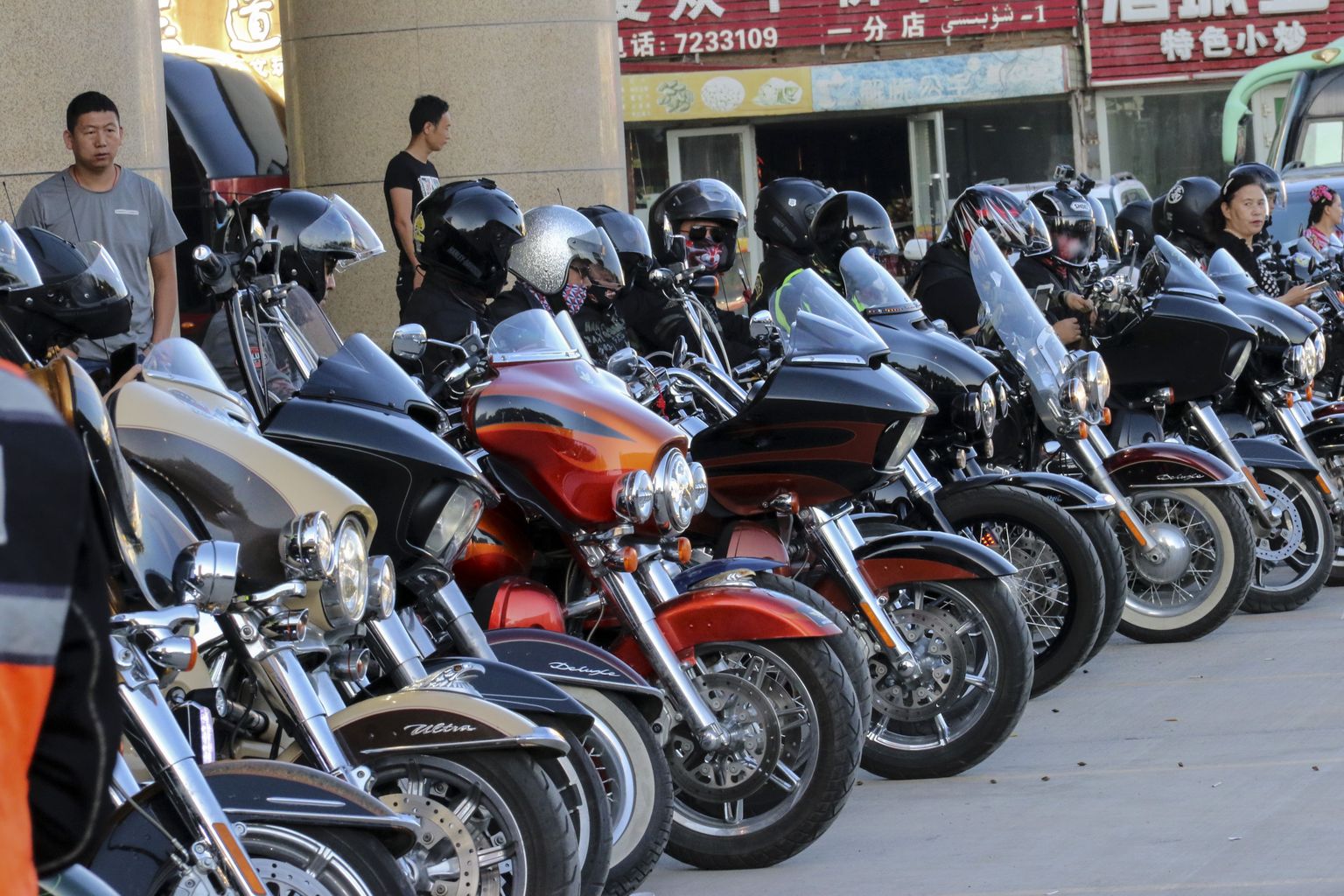 40 Harley-Davidsoni mootorratast Kuqas (Hiina)