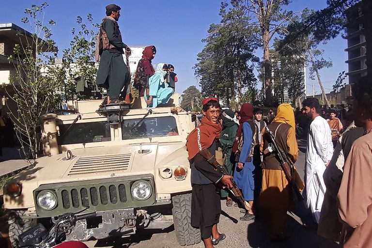Talibani võitlejad vallutavad riigis üha uusi keskusi. Neljapäeval võeti üle suuruselt kolmas linn Herāt.