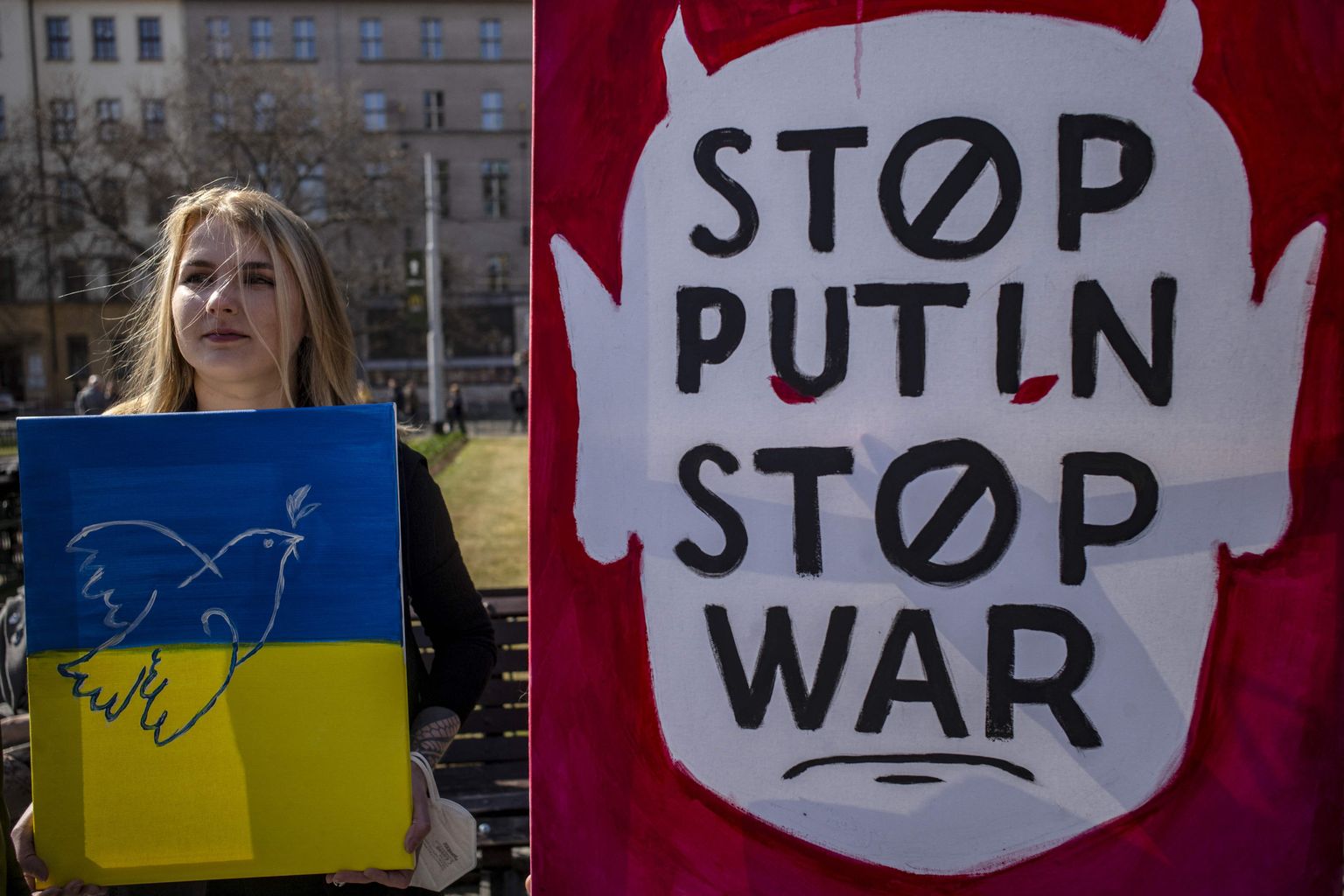 Putini sõjavastaseid meeleavaldusi peetakse üle maailma. Fotol Ukrainat toetav miiting Prahas.