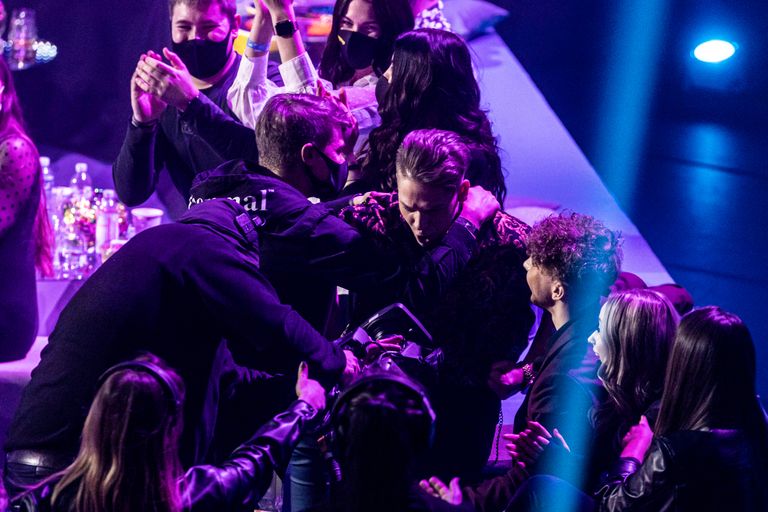 Eesti Laul 2021 esimeses poolfinaalis olid artistid omavahel tihedalt koos.