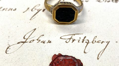 Уникальная находка ⟩ В Эстонии на поле нашли потерянное четыре века назад кольцо