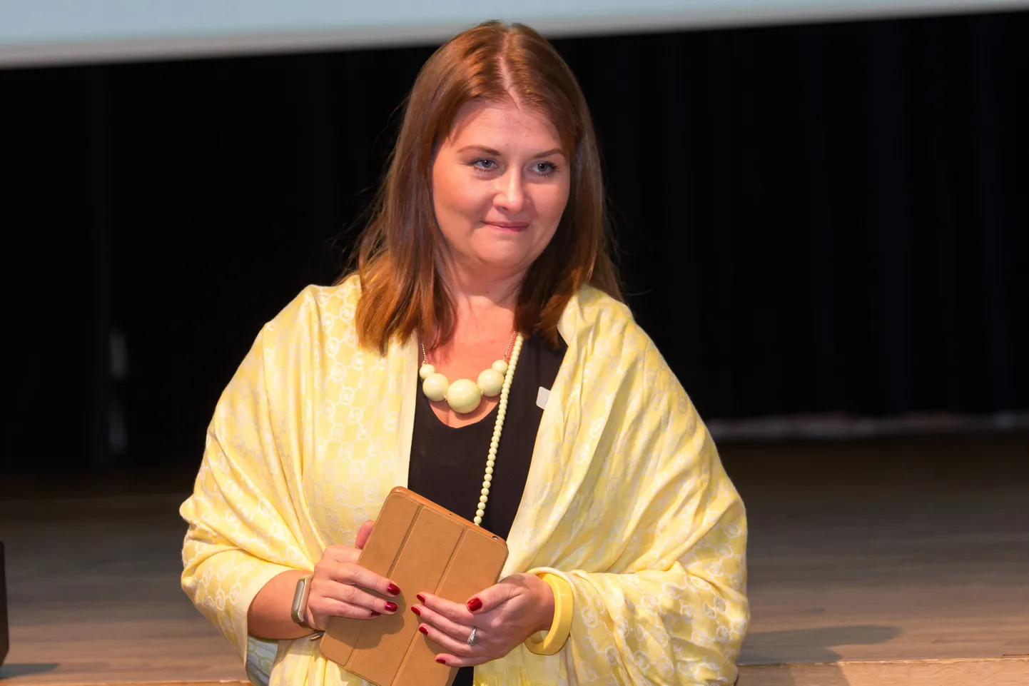 Liisa Oviir usub