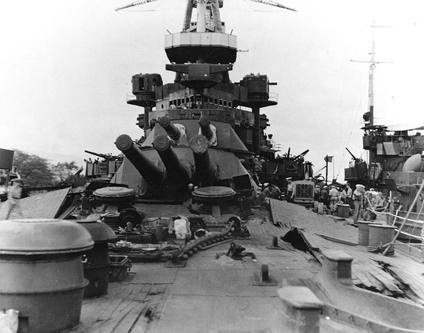 USS Nevada pärast Jaapani rünnakut Pearl Harborile 7. detsembril 1941
