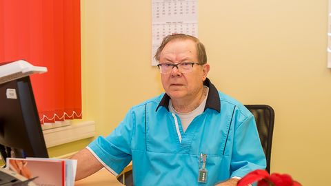 Pärast 51 tööaastat lõpetas Kuressaare haiglas töö dr Aare Taul