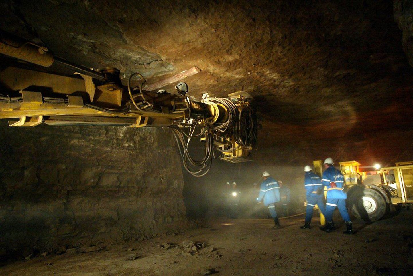 Pildil Estonia kaevandus.