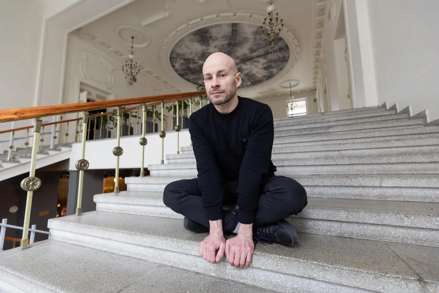Mart Kangro lähtub oma töös põhimõttest, et ära alahinda publikut. Ta leiab, et vaataja teab alati rohkem kui tema.