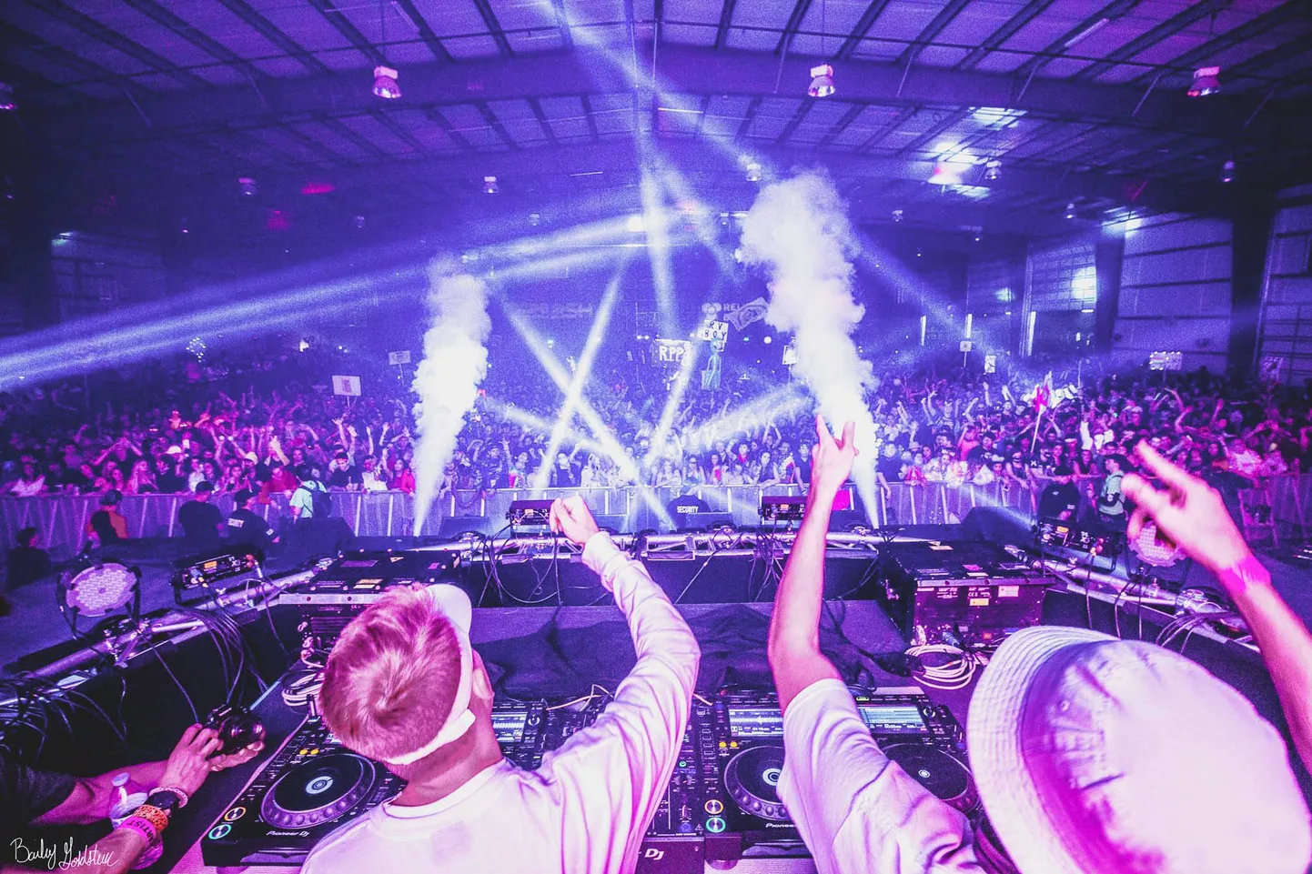 DJ duo VOLAC annab Tallinnas kontserdi.