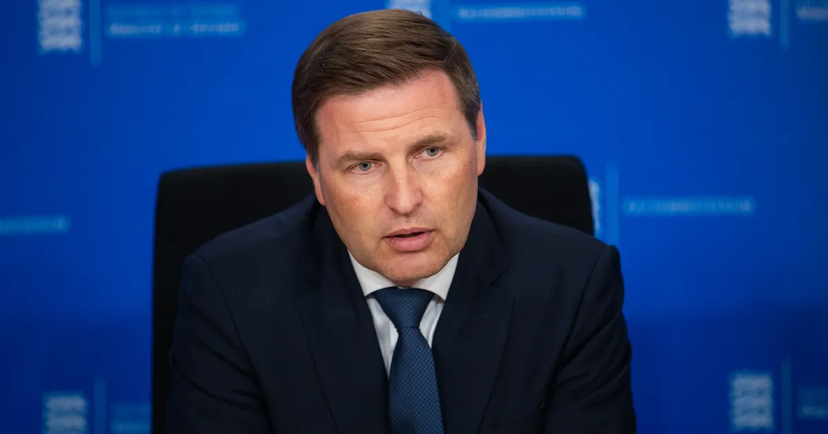 Drooni allatulistamisel on riskid maa peal alati olemas, seetõttu kaalutakse alati eelnevalt ohuhinnanguid, rääkis kaitseminister Hanno Pevkur teisipäeval aset 