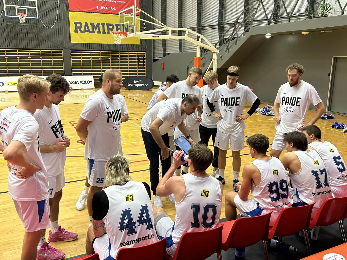 Paide Viking Window korvpallimeeskond alistas koduväljakul Rapla KK Nobe võistkonna.