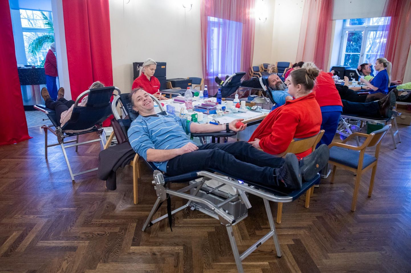 Rakvere kultuurikeskuses oli eile doonoripäev. Rakverlasel Erkki Leegil täitus ümmargune arv: ta on verd loovutanud juba 50 korda, kokku 22,5 liitrit.