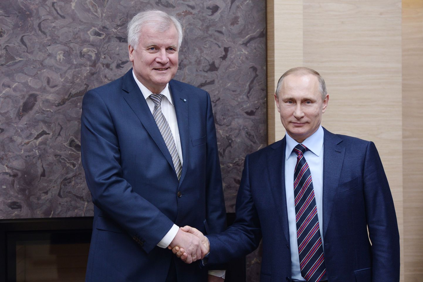 Baieri liidumaa peaminister Horst Seehofer ja Vene president Vladimir Putin eile viimase Novo-Ogarjovo residentsis.