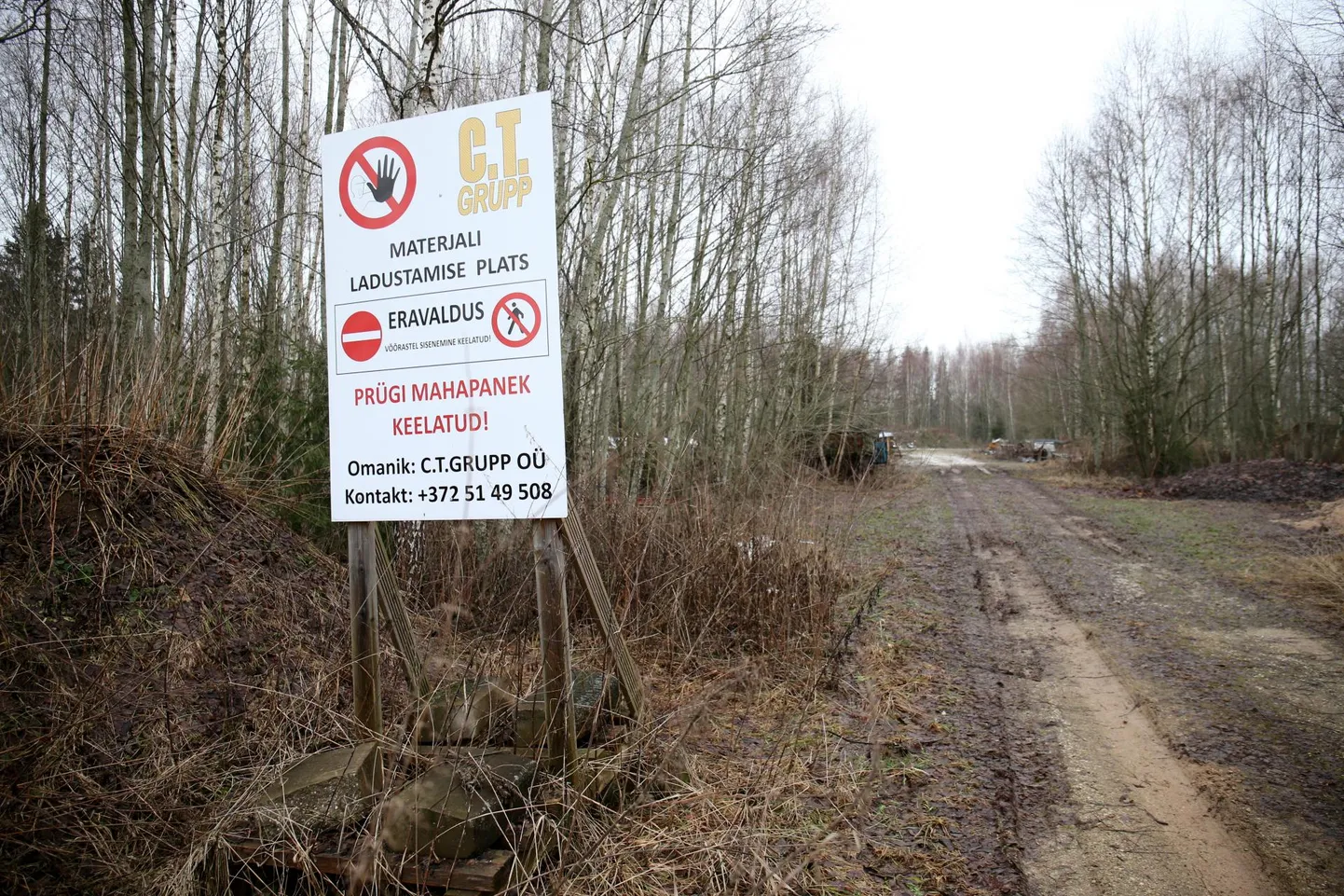 Priit Värvile kuuluva C. T. Grupi ehitusmaterjalide ladustamise koht Laari kin­nistul.
