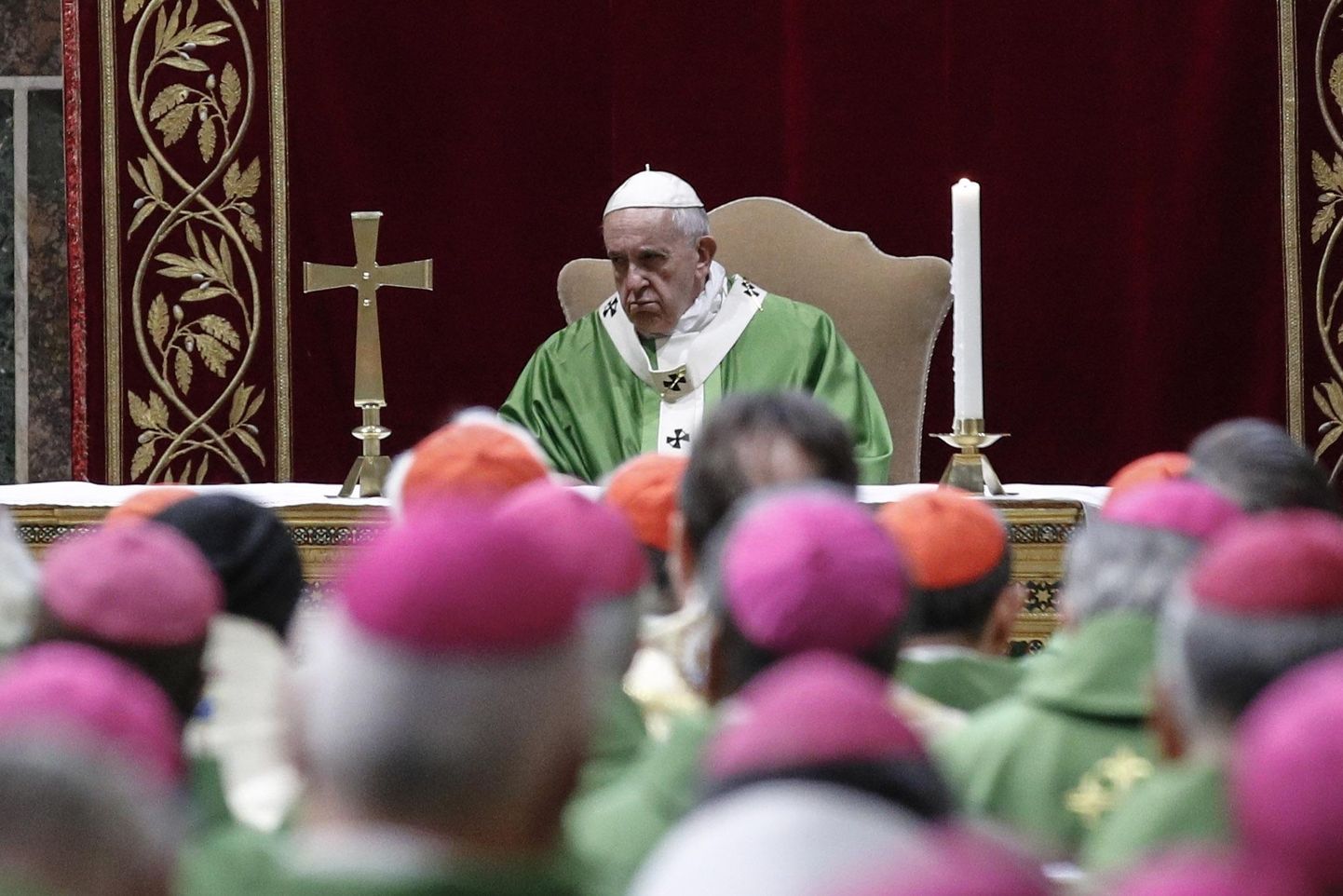 Paavst Franciscus täna missal Vatikanis, mis lõpetas neli päeva kestnud  katoliku kiriku pedofiilia vastu võitlemisele pühendatud tippkohtumise.