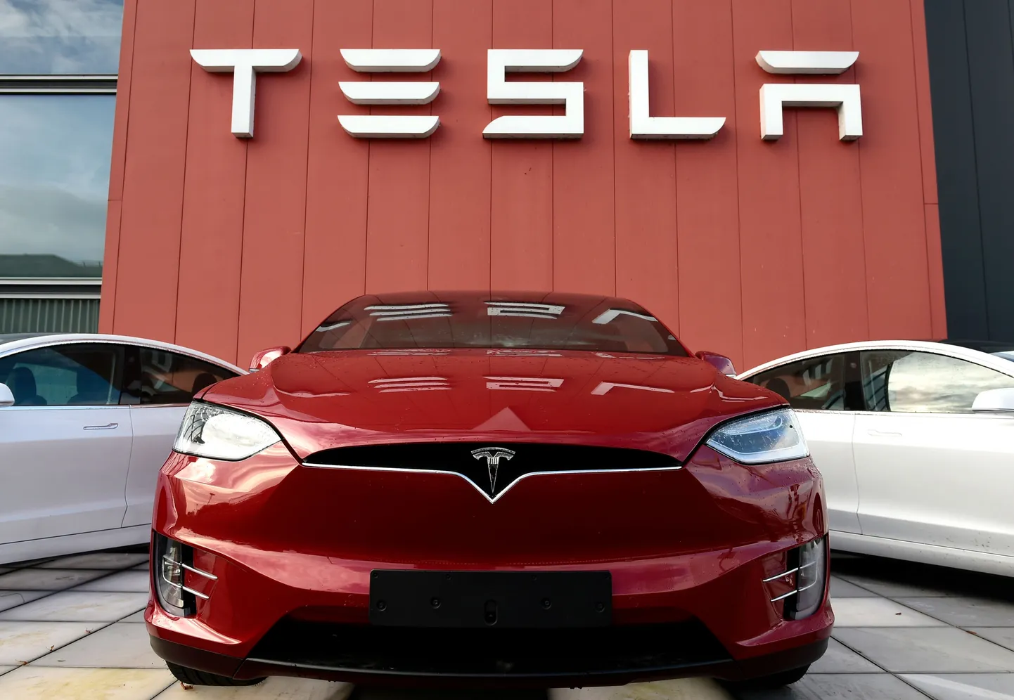 Tesla logo