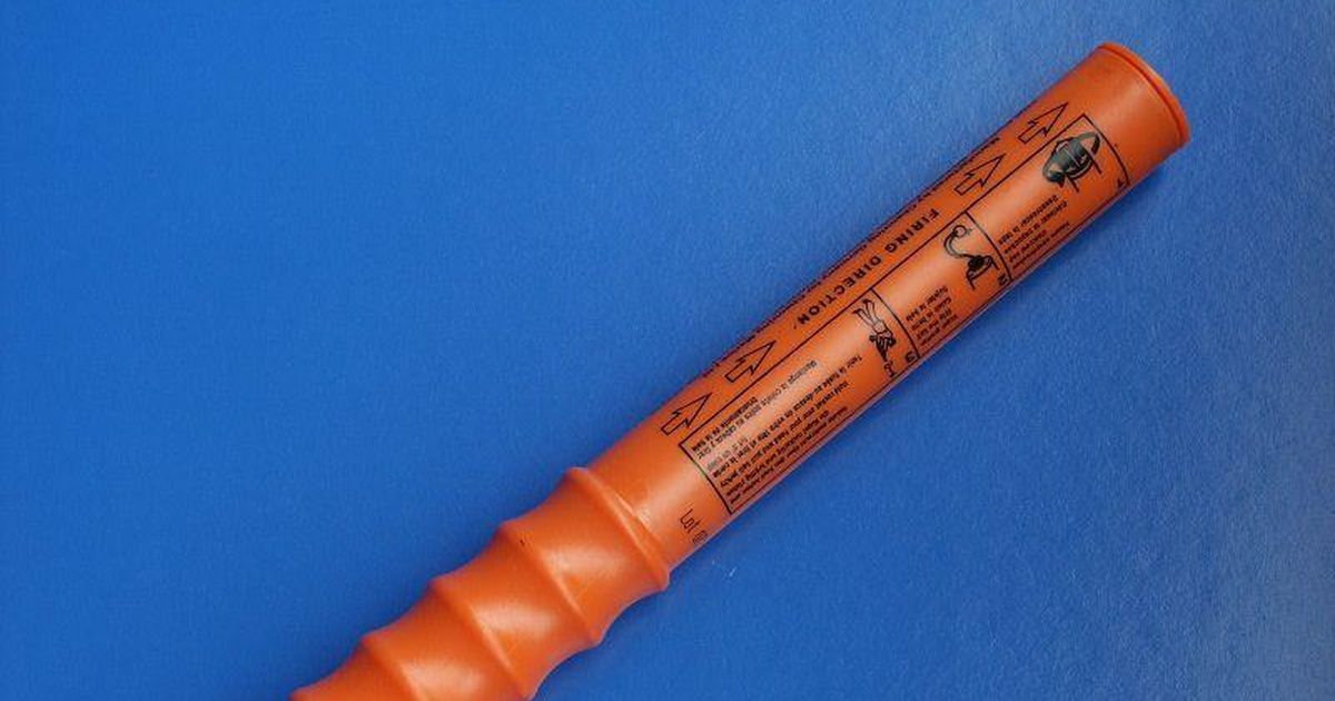 Politsei keelas Kaitseliidul punased signaalraketid