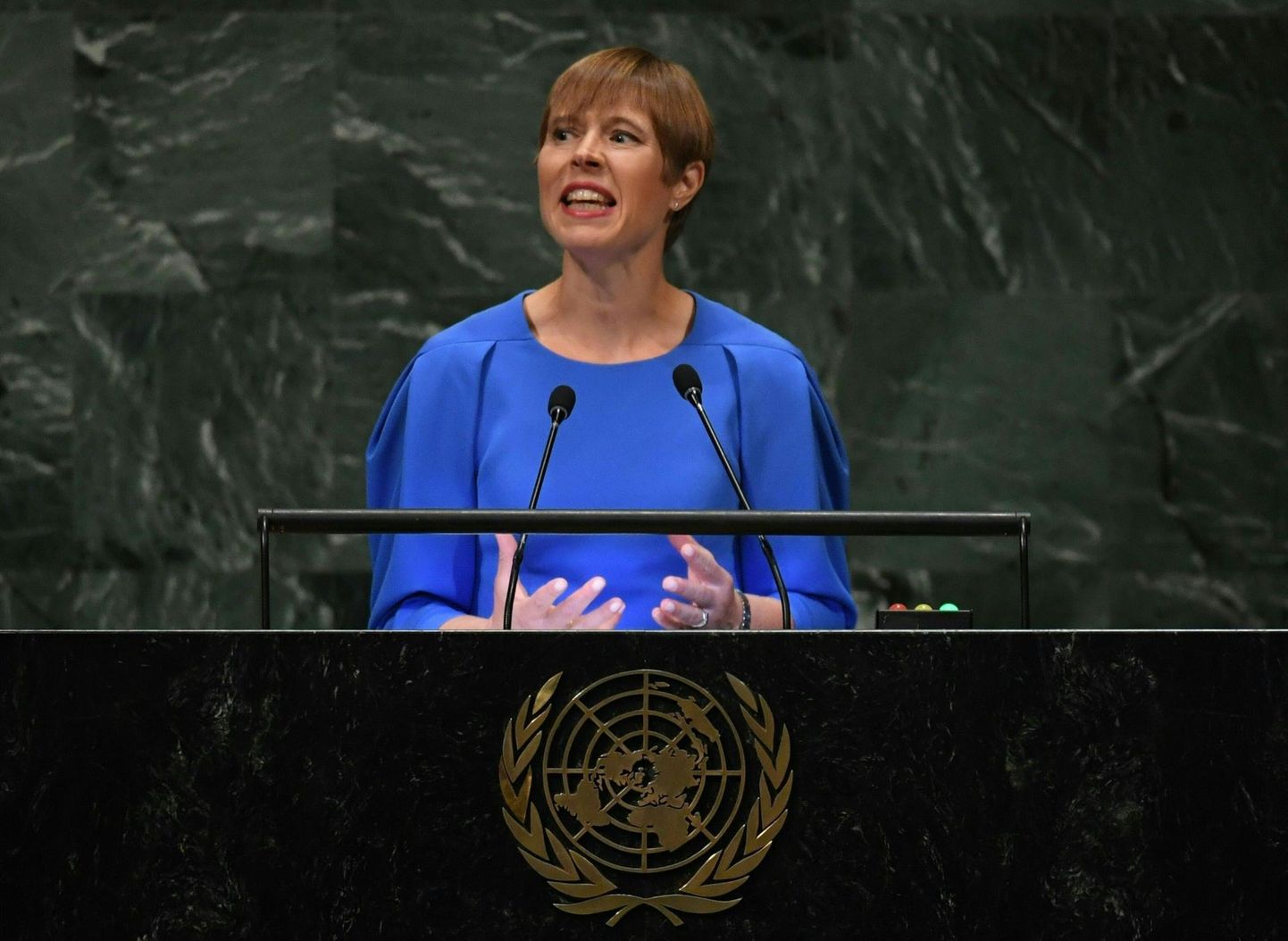 President Kersti Kaljulaid pidi minema Marokosse ÜRO ränderaamistikule toetust avaldama, kuid nüüd keeldub ta minemast, kuni valitsus ühtselt aru saab, kas ja millele üldse toetust avaldatakse.
