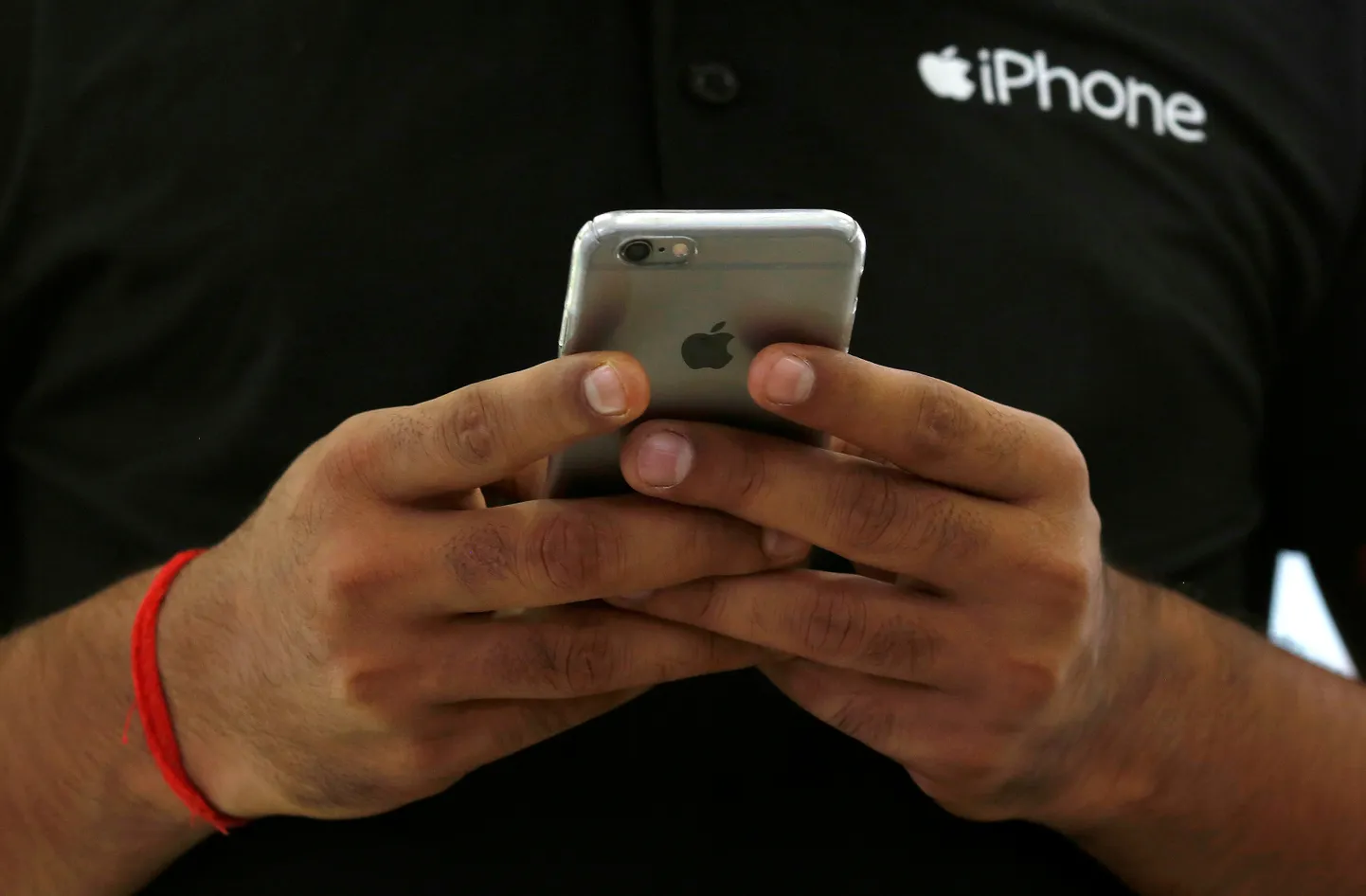 Uutel Apple'i seadmetel peab kasutaja edaspidi valima, millise häälega Sirit ta eelistab