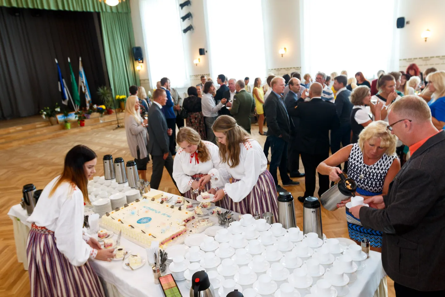 Valga Valges majas alustab 1. septembrist tööd riigigümnaasium. Hoone avamine leidis aset päev varem.