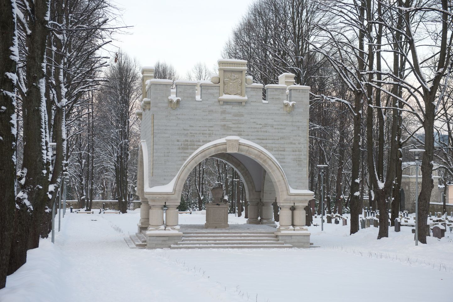 Vabadussõjas langenute mälestusehis Kaitseväe kalmistul.