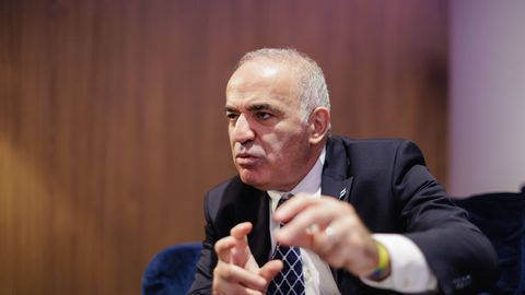 Kasparov: Biden kukub, aga Putin pani tööle Albert Speeri ja sõdib veel kaks aastat